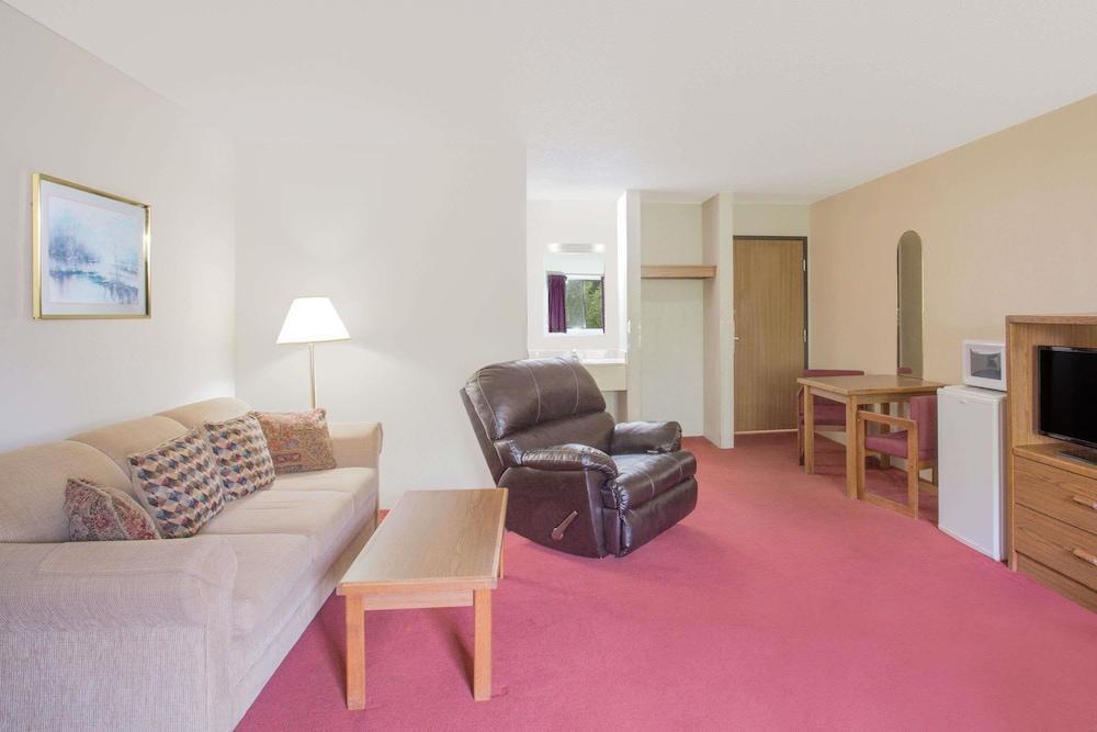 Hotel Econo 2*