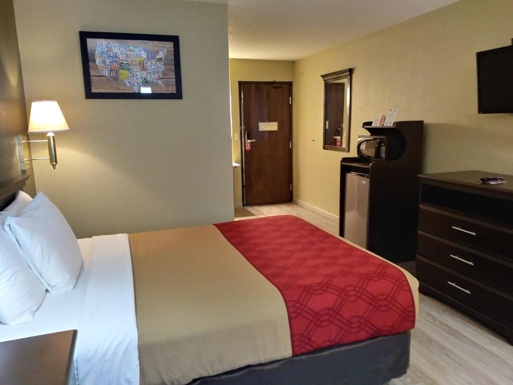 Econo Hotel