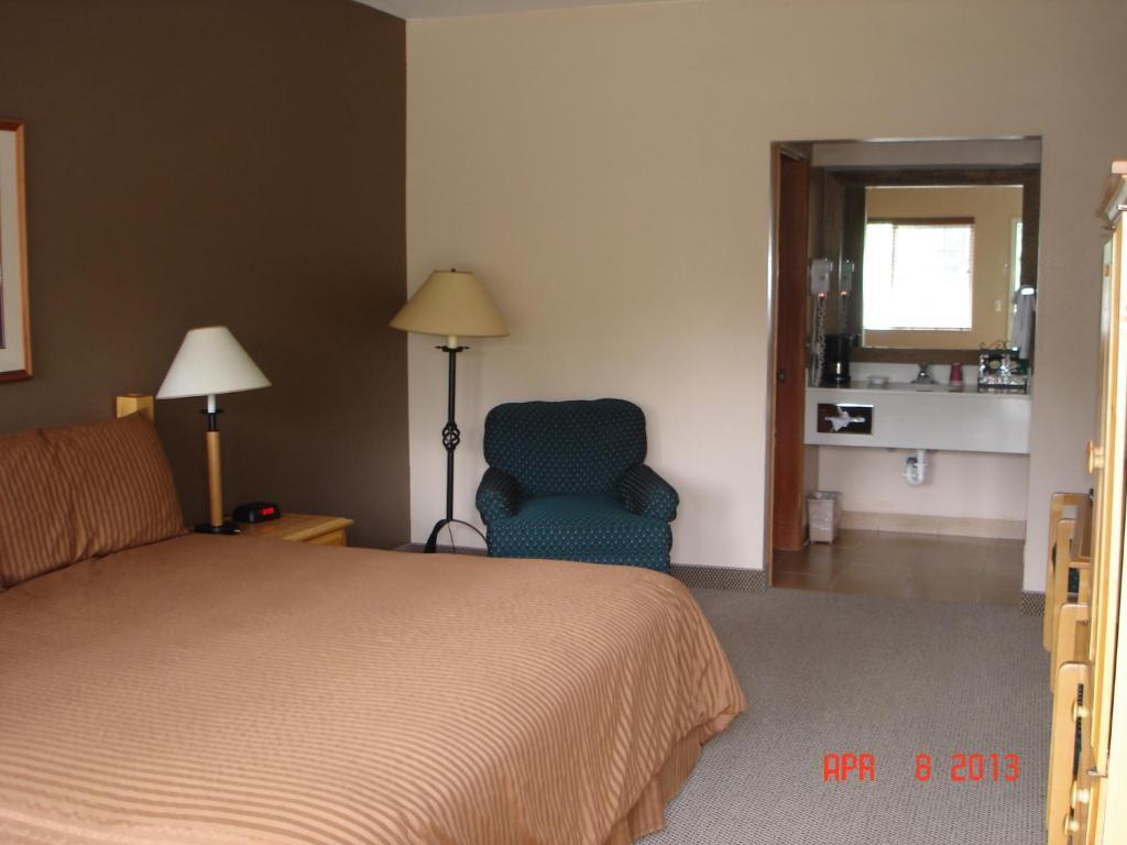 Econo Hotel 2*