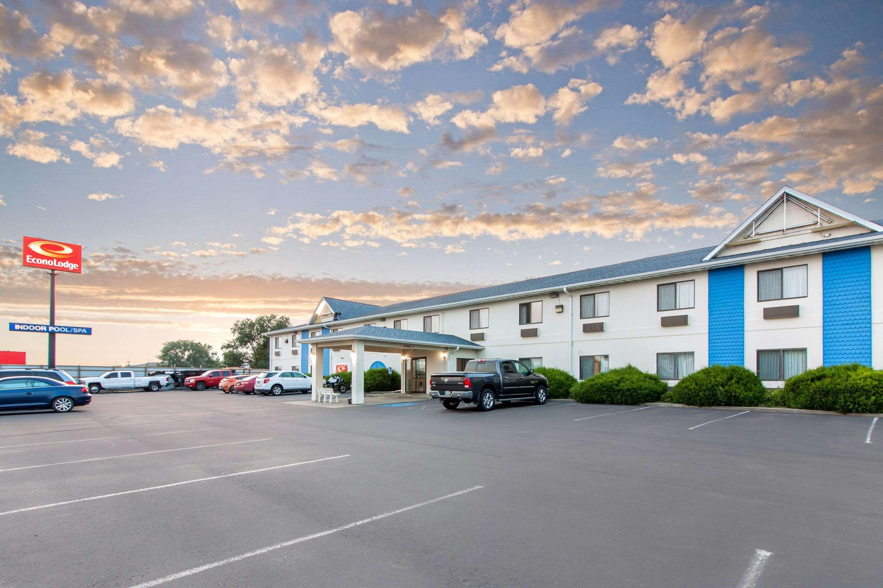 Econo Hotel