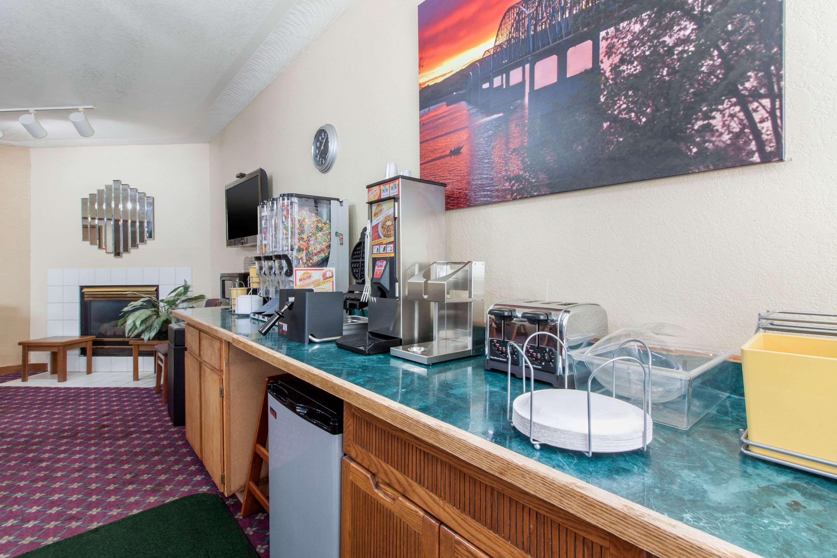 Hotel Econo