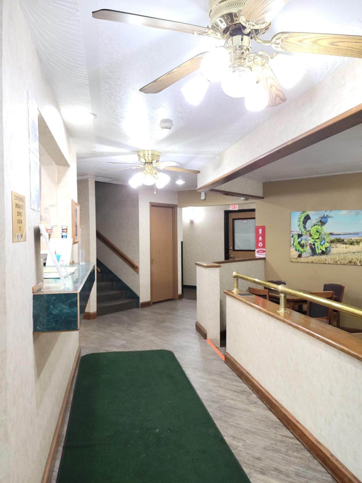 Econo Hotel